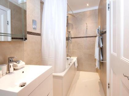 17 Hertford Street - image 16