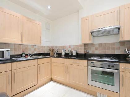 17 Hertford Street - image 17