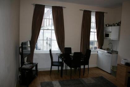 Mayfair Flat - image 10