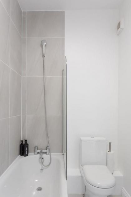 Glenmore Suites - image 29