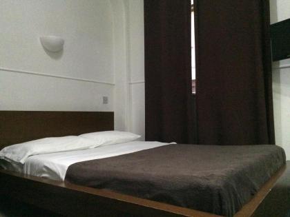 London Continental Hotel - image 21