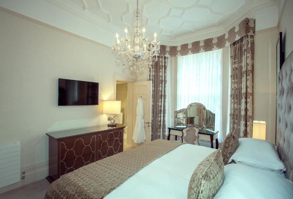 The Apartments by The Sloane Club - image 2