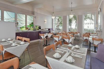 Harlingford Hotel - image 24