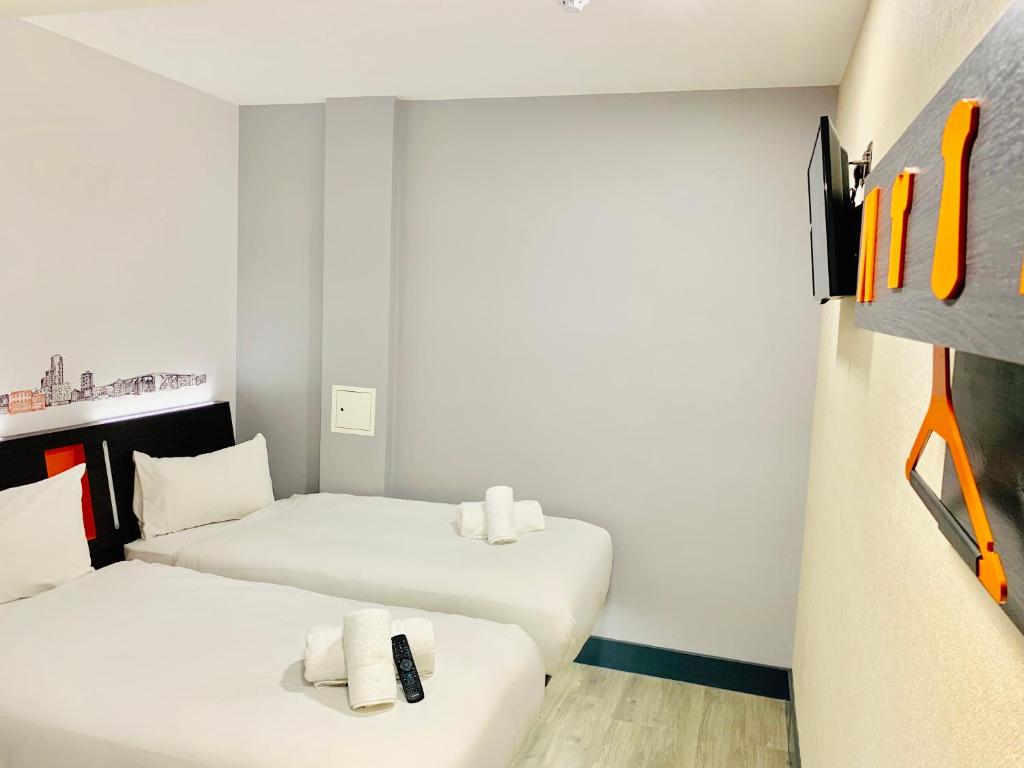 easyHotel London City Shoreditch - image 3