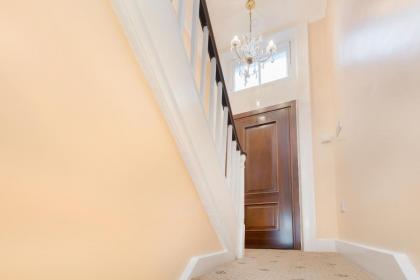 London Residence - image 28