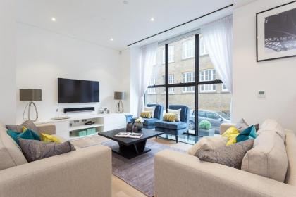 Urban Chic - Chiltern & Baker - image 1
