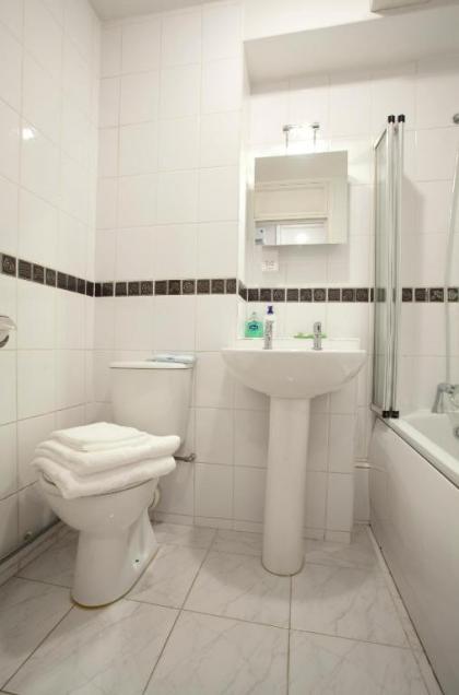 Tower Bridge Apartment - image 18