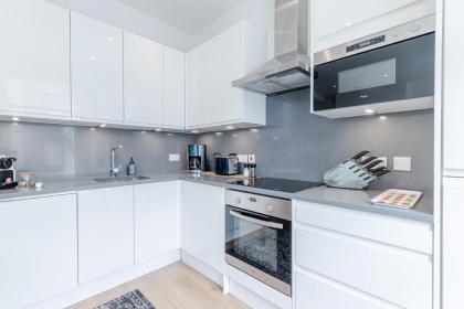 Architect's Sophisticated Private 3bed 3bath House OFF OXFORD ST - image 26