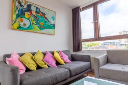 Unique Spacious Central 3 Bedroom with Rooftop Terrace - image 21