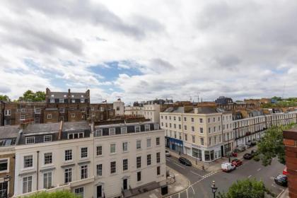 Unique Spacious Central 3 Bedroom with Rooftop Terrace - image 25