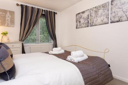 Modern 2 Bedroom Apartment in Zone 1 - image 25