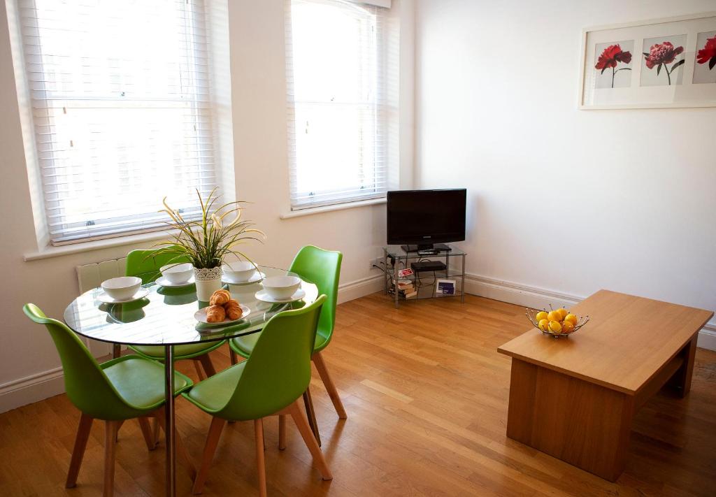 Apt 2 Opera House by Indigo Flats - image 6