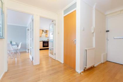Holland Park 2 Bed Flat by BaseToGo - image 24