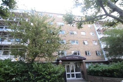 Holland Park 2 Bed Flat by BaseToGo - image 25