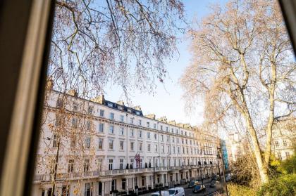Holland House (Victoria) - image 22