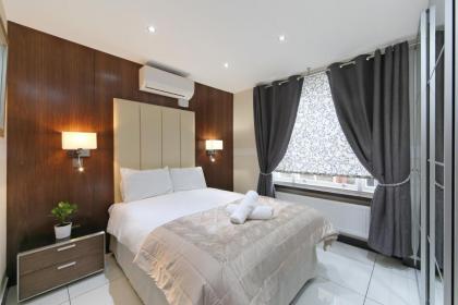 Bryanston Apartments - image 13
