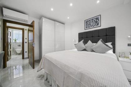 Bryanston Apartments - image 20