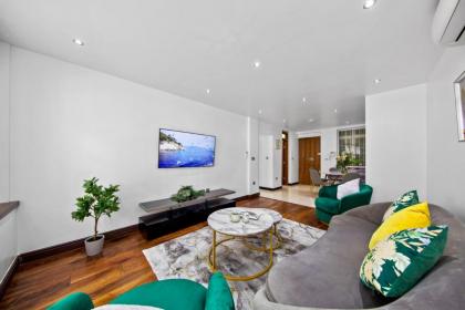 Bryanston Apartments - image 6