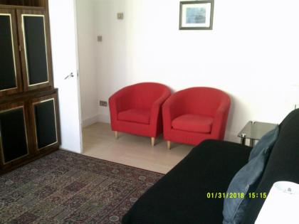 202 Apartments - image 23