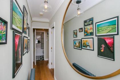 Modern Garden Apartment Camden - image 22
