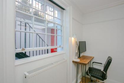 Modern Garden Apartment Camden - image 28