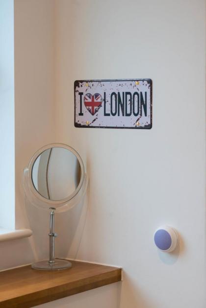 Royal Limehouse Apartment - image 21