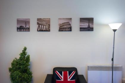 Royal Limehouse Apartment - image 25