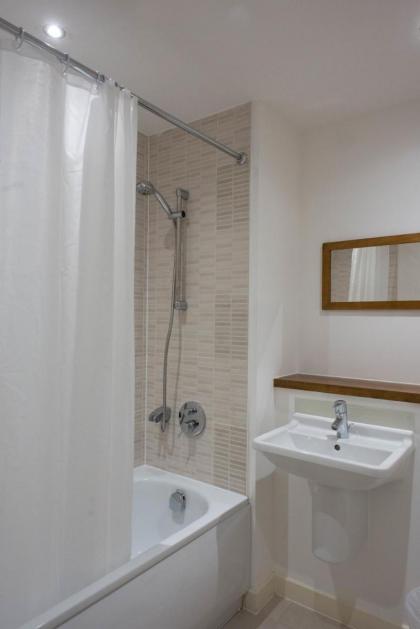 Royal Limehouse Apartment - image 27