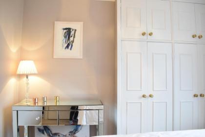 Spacious and Stylish 1 Bedroom Flat near Chelsea - image 23