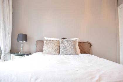 Spacious and Stylish 1 Bedroom Flat near Chelsea - image 26