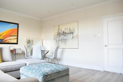 Spacious and Stylish 1 Bedroom Flat near Chelsea - image 27
