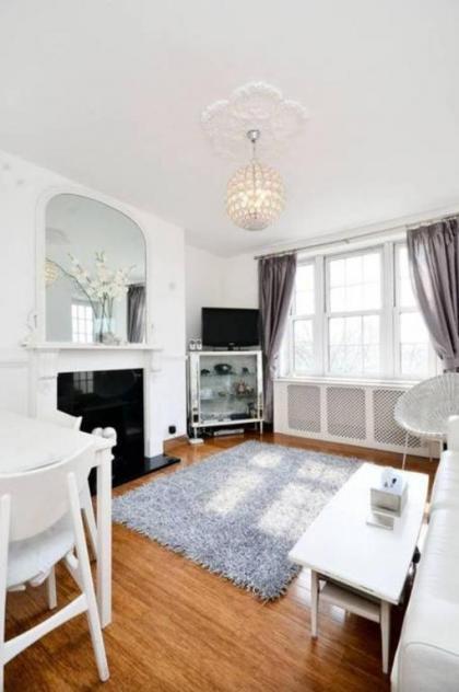 Stylish 2 Bedroom Apartment Between Camden Town Primrose Hill - image 1