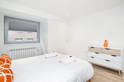 Stayo New Compton Street - image 8