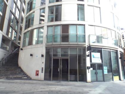 Canary Wharf - Luxury Apartments - image 13