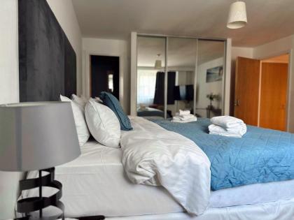 Canary Wharf - Luxury Apartments - image 23