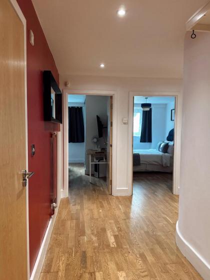 Canary Wharf - Luxury Apartments - image 28