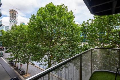 Canary Wharf - Luxury Apartments - image 6