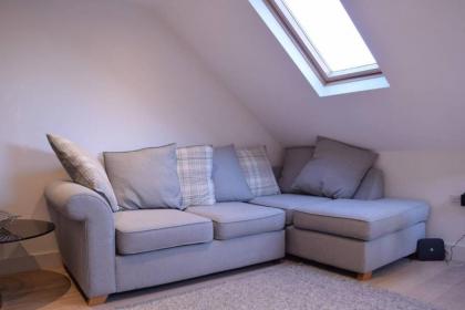 Stylish 2 Bed Apartment in West Hampstead - image 21