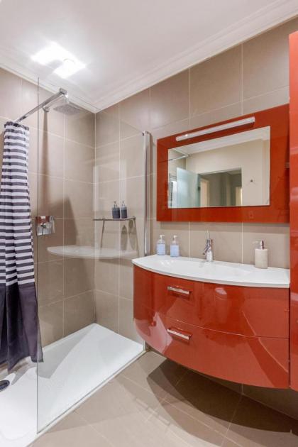 Luxurious Central Kensington Apartment - image 24