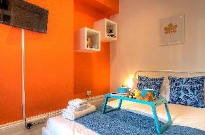 Studio close to central London #RED B London 