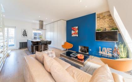 Foley street rooftop penthouse