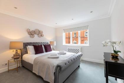 Stunning 6-bed house near Harrods in Knightsbridge - image 29
