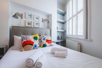 Pass the Keys - Modern & Stylish Garden Home in Islington - image 26