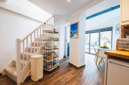 Pass the Keys - Modern & Stylish Garden Home in Islington - image 29