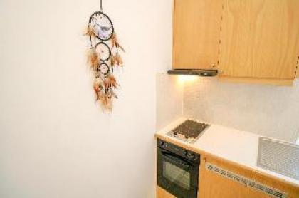 Flat 10 · Cosy Split level APT Hyde Park - image 4