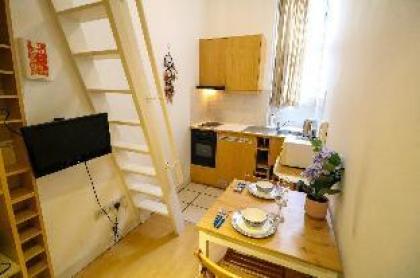 Flat 10 · Cosy Split level APT Hyde Park - image 8