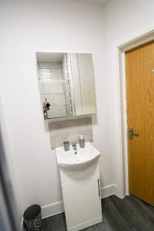 Stylish studio 30 Minutes to central london F4 - image 6