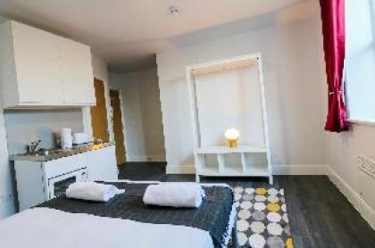 Stylish Studio Kingsbury F8 - image 11