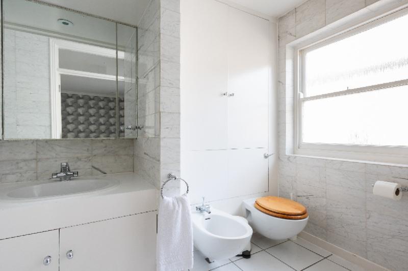 The Kensington Palace Mews - Bright & Modern 6BDR House with Garage - image 2