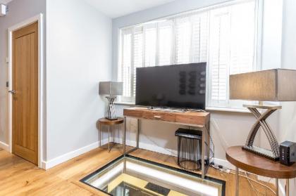 The Sweet Mews - Big & Bright 4BDR Mews Home in Ideal Location